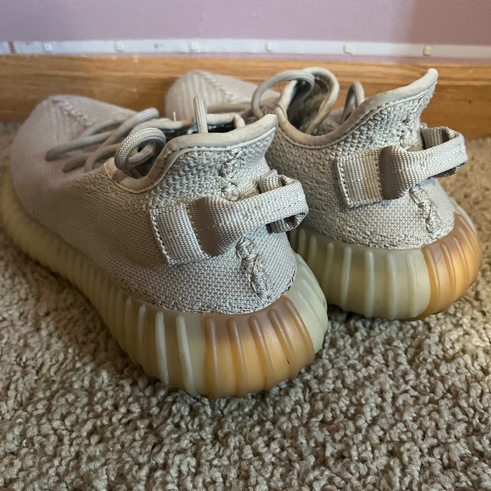 Adidas Yeezy Boost 350 V2 Sneakers
